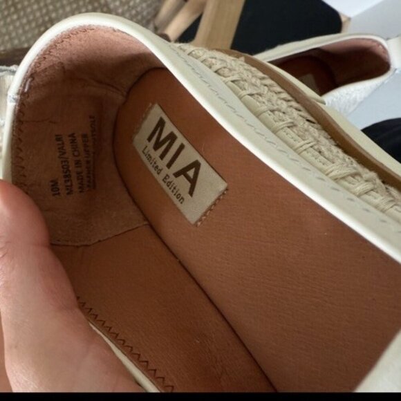 MIA Limited Edition Women's Delila Buckle Platform Flat Cream White 10 Mary Jane - Picture 5 of 5